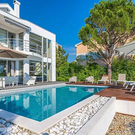 Holiday home In 39404 Dramalj
